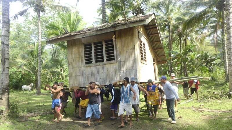 A picture of bayanihan