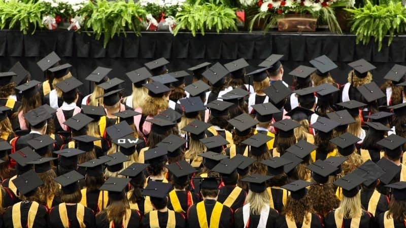 commencement speeches invite to begin again