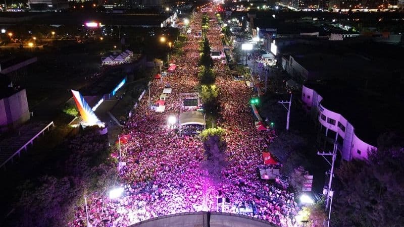 420,000 people came to support Leni Robredo on her birthday.