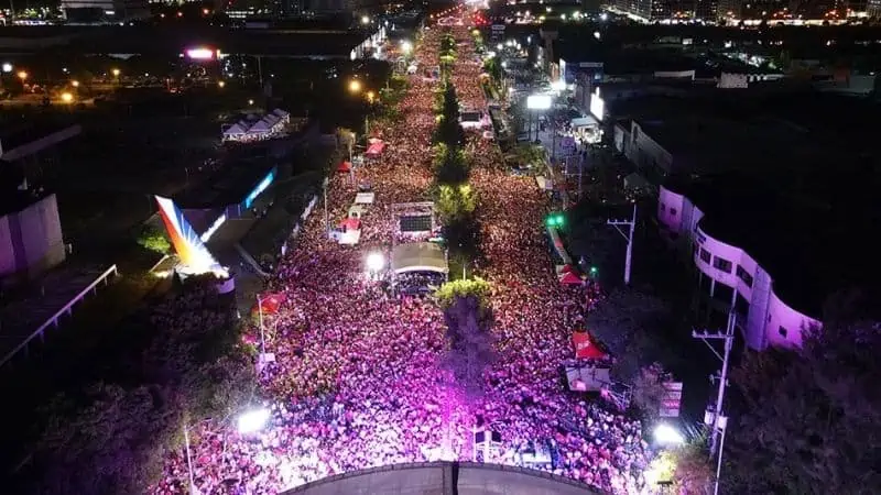 420,000 people came to support Leni Robredo on her birthday.